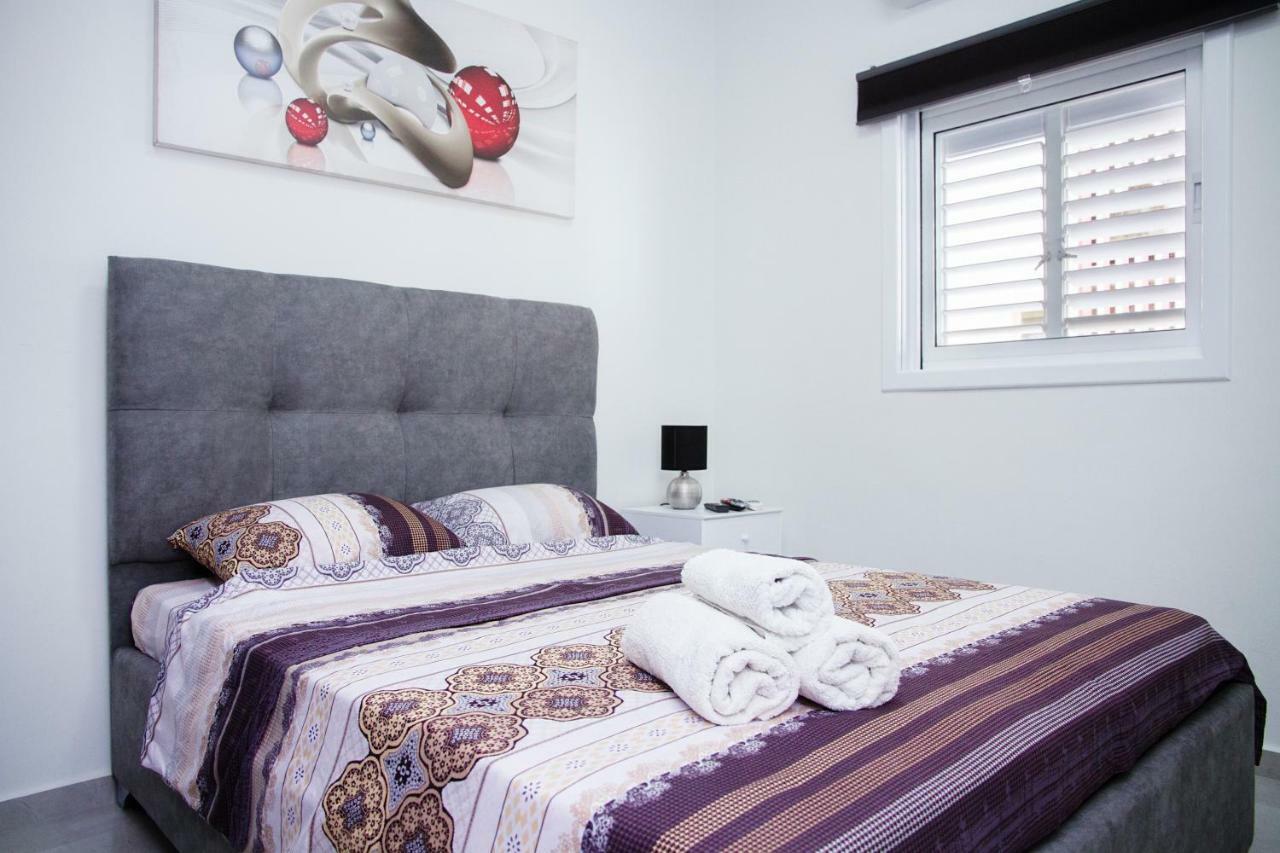 Apartments4You Maya 巴特亚姆 外观 照片